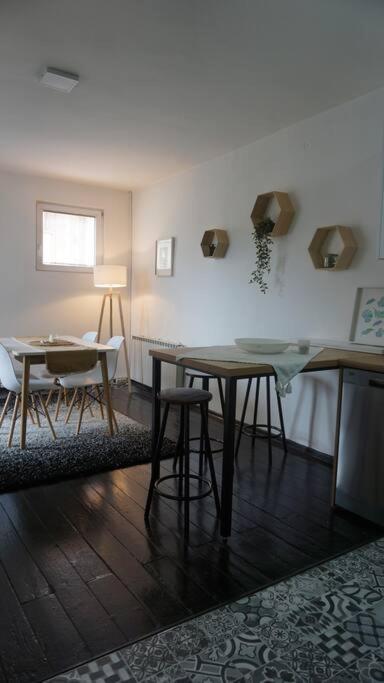 Cosy Apartment In The Heart Of Szkopje Kültér fotó